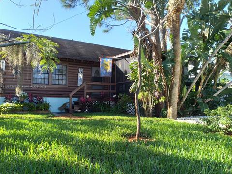 680 NE Stuart St, Jensen Beach, FL 34957