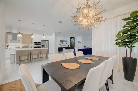 4439 NW 81st Ave, Doral, FL 33166