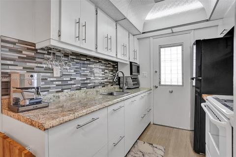 17000 NE 14th Ave #205, North Miami Beach, FL 33162