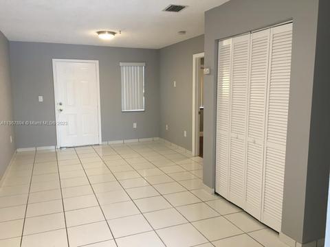 1852 SW 7th St #309, Miami, FL 33135