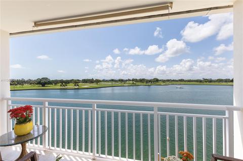 9270 W Bay Harbor Dr #5C, Bay Harbor Islands, FL 33154