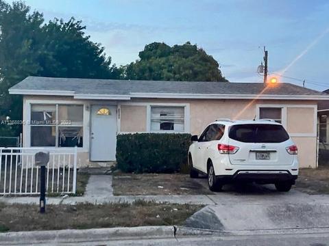 1340 W 29th St, Riviera Beach, FL 33404