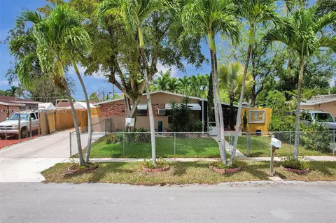 3871 SW 59th Ter, Davie, FL 33314