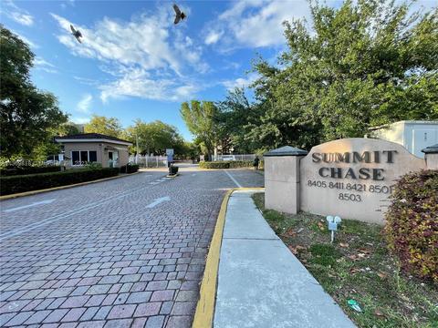 8405 NW 8th St #205, Miami, FL 33126
