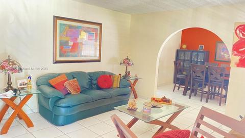 10207 SW 4th St, Sweetwater, FL 33174