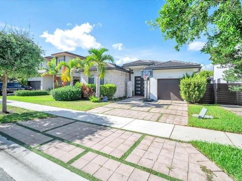 15957 SW 136th Way, Miami, FL 33196 | 23 Photos | MLS #A11369955 - Movoto