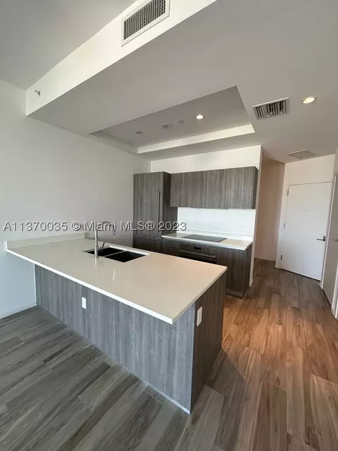 801 S Miami Ave #5308, Miami, FL 33130