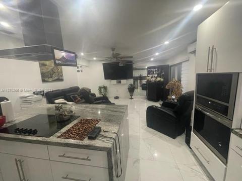 371 E 53rd St, Hialeah, FL 33013 photo 12