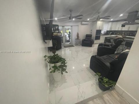 371 E 53rd St, Hialeah, FL 33013 photo 10