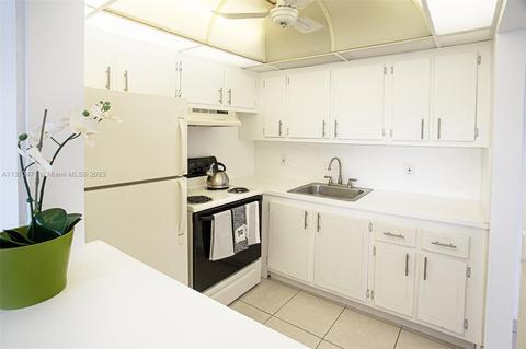 381 Tilford R #381, Deerfield Beach, FL 33442
