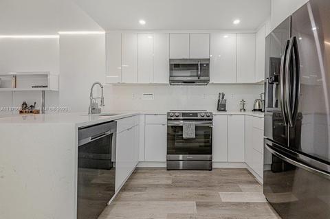 2301 Collins Ave #529, Miami Beach, FL 33139