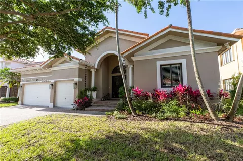 7914 SW 194th St, Cutler Bay, FL 33157