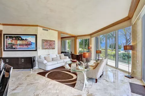 2600 Island Blvd #101, Aventura, FL 33160