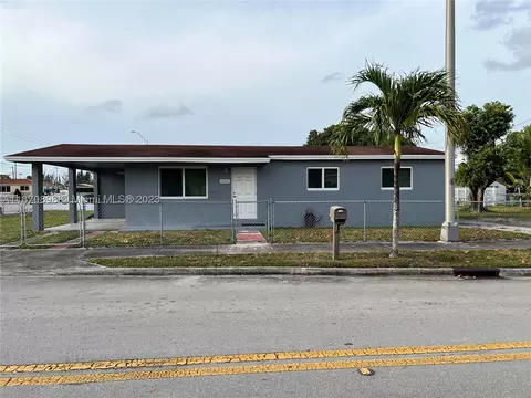 6205 Palm Ave, Hialeah, FL 33012 photo 1