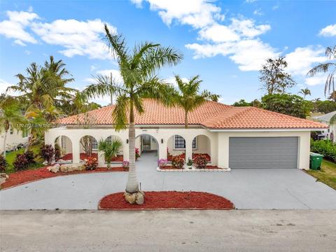 4904 N Travelers Palm Ln, Tamarac, FL 33319