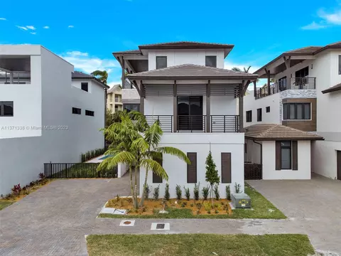 8085 NW 48th Ter, Doral, FL 33166