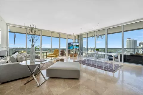 3737 Collins Ave #S-1704, Miami Beach, FL 33140