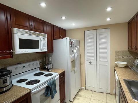 500 NE 2nd St #410, Dania Beach, FL 33004
