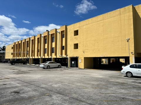 1555 W 44th Pl #257B, Hialeah, FL 33012
