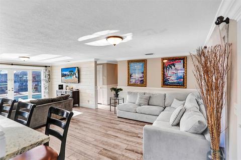 910 SE 4th Ave, Pompano Beach, FL 33060 photo 5