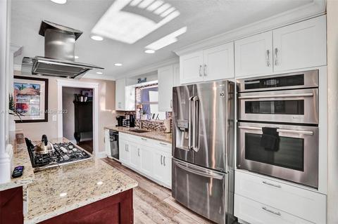 910 SE 4th Ave, Pompano Beach, FL 33060 photo 13