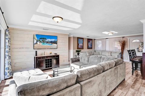910 SE 4th Ave, Pompano Beach, FL 33060 photo 8