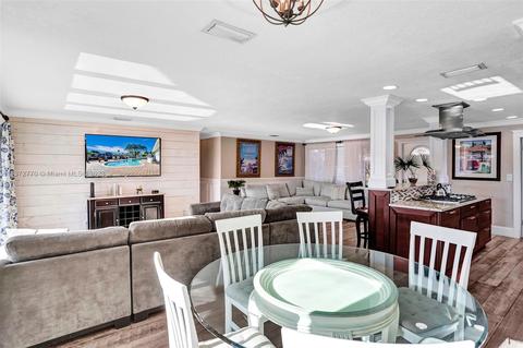 910 SE 4th Ave, Pompano Beach, FL 33060 photo 11