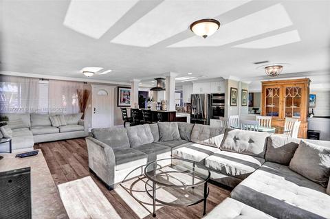 910 SE 4th Ave, Pompano Beach, FL 33060 photo 4