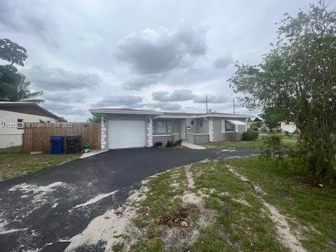 3651 NW 27th Ct, Lauderdale Lakes, FL 33311