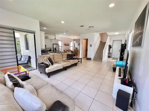 3325 W 97th St, Hialeah, FL 33018 photo 2