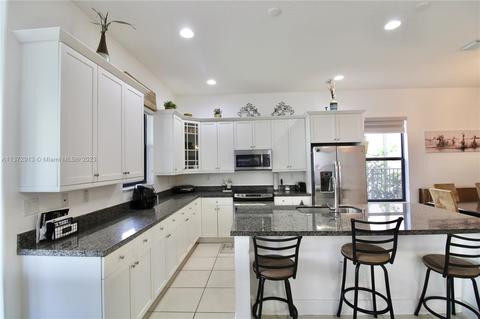 3325 W 97th St, Hialeah, FL 33018 photo 6