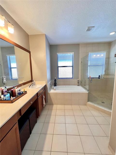 3325 W 97th St, Hialeah, FL 33018 photo 14