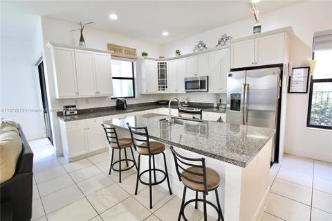 3325 W 97th St, Hialeah, FL 33018 photo 5