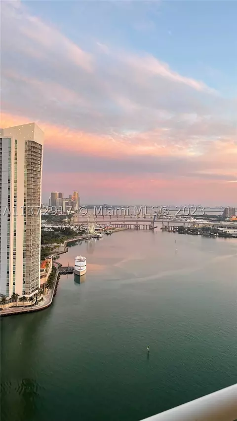 888 Brickell Key Dr #2810, Miami, FL 33131
