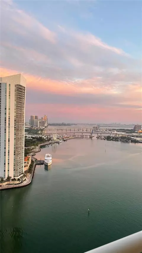 888 Brickell Key Dr #2810, Miami, FL 33131
