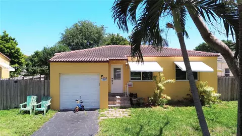 1009 N 17th Ct, Hollywood, FL 33020