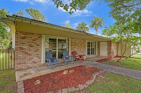 120 E Palm Dr, Margate, FL 33063 photo 2