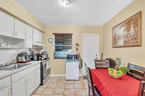 896 E 22nd St, Hialeah, FL 33013 photo 18