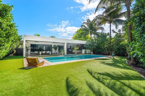 960 W 48th St, Miami Beach, FL 33140