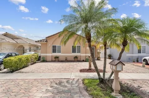3126 W 72nd Ter, Hialeah, FL 33018 photo 1