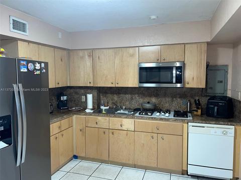 670 E 57th St, Hialeah, FL 33013 photo 9