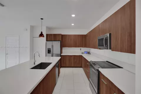 8309 NW 49th St #30, Doral, FL 33166