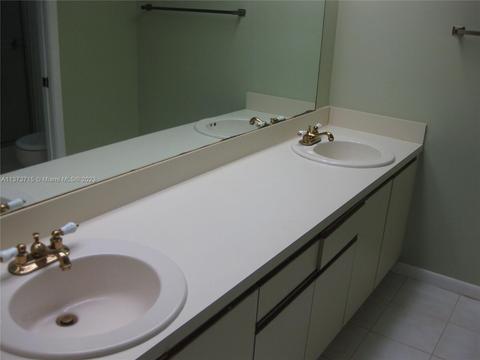 7001 SE Lillian Ct, Stuart, FL 34997 photo 17