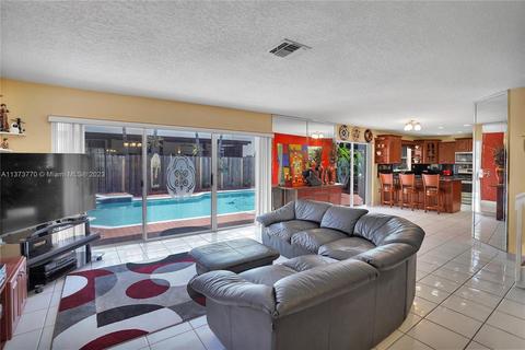 18751 NW 89th Pl, Hialeah, FL 33018 photo 6