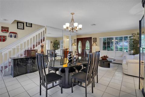 18751 NW 89th Pl, Hialeah, FL 33018 photo 4