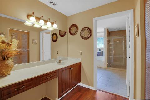 18751 NW 89th Pl, Hialeah, FL 33018 photo 13