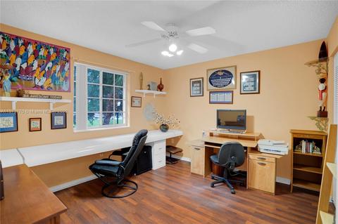18751 NW 89th Pl, Hialeah, FL 33018 photo 15