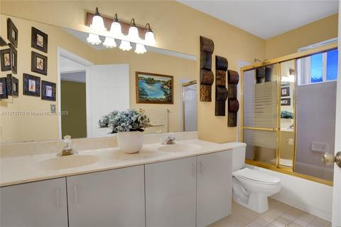 18751 NW 89th Pl, Hialeah, FL 33018 photo 16
