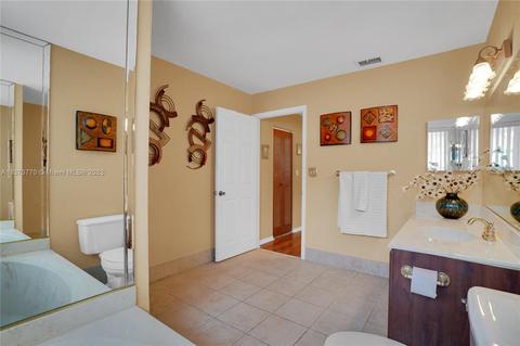18751 NW 89th Pl, Hialeah, FL 33018 photo 12