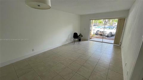 7900 Camino Cir #106, Miami, FL 33143